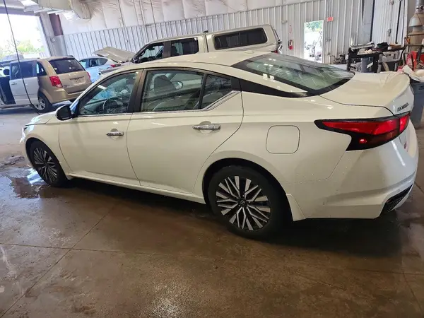 1N4BL4DV4RN318867 2024 NISSAN ALTIMA - Image 2