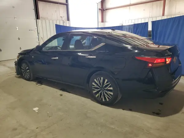 1N4BL4DV4RN321817 2024 NISSAN ALTIMA - Image 2