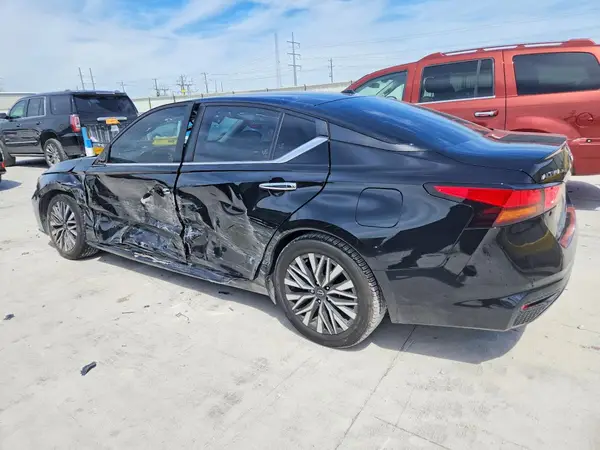 1N4BL4DV4RN324121 2024 NISSAN ALTIMA - Image 2