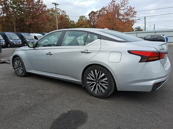 1N4BL4DV4RN347446 2024 NISSAN ALTIMA - Image 2