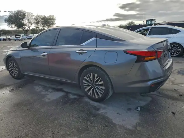 1N4BL4DV4RN370970 2024 NISSAN ALTIMA - Image 2