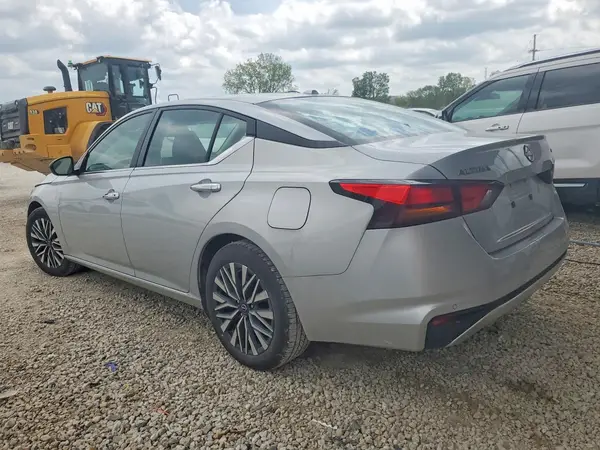 1N4BL4DV4RN375781 2024 NISSAN ALTIMA - Image 2