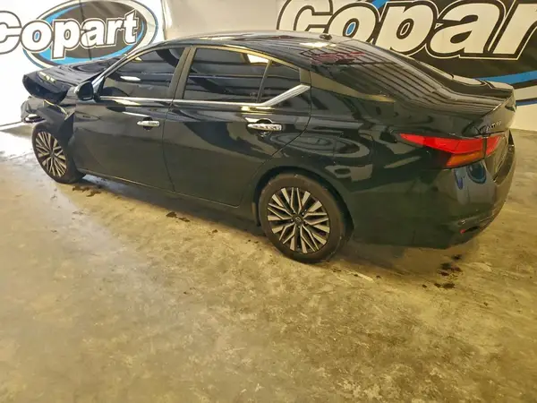 1N4BL4DV4RN377529 2024 NISSAN ALTIMA - Image 2