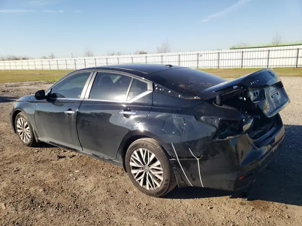 1N4BL4DV4RN380737 2024 NISSAN ALTIMA - Image 2