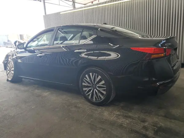 1N4BL4DV4RN383296 2024 NISSAN ALTIMA - Image 2