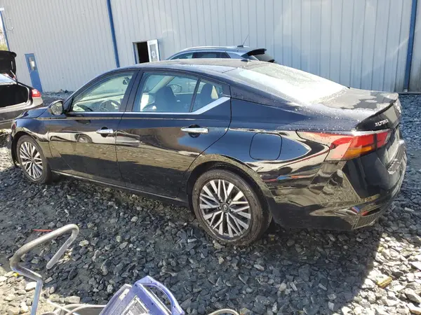 1N4BL4DV4RN388532 2024 NISSAN ALTIMA - Image 2