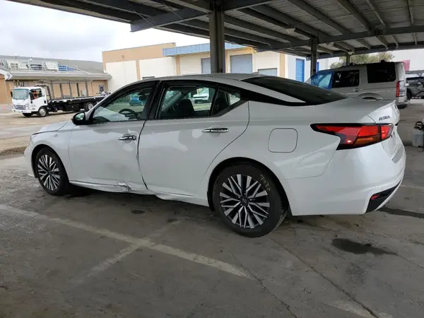 1N4BL4DV4RN389048 2024 NISSAN ALTIMA - Image 2