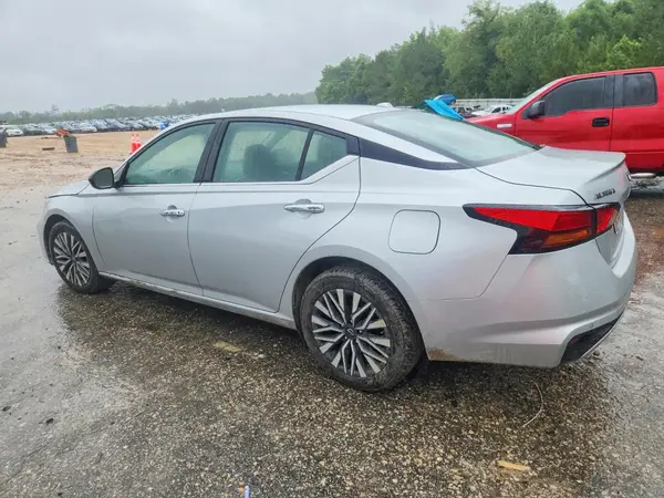 1N4BL4DV4RN389499 2024 NISSAN ALTIMA - Image 2