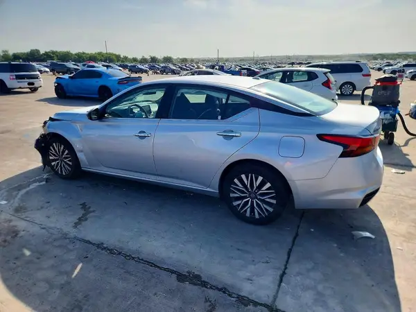 1N4BL4DV4RN393181 2024 NISSAN ALTIMA - Image 2
