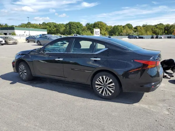 1N4BL4DV4RN409461 2024 NISSAN ALTIMA - Image 2