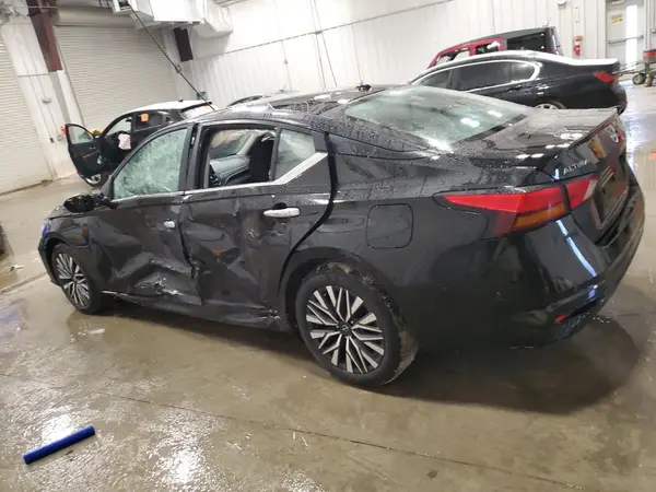 1N4BL4DV4RN409654 2024 NISSAN ALTIMA - Image 2