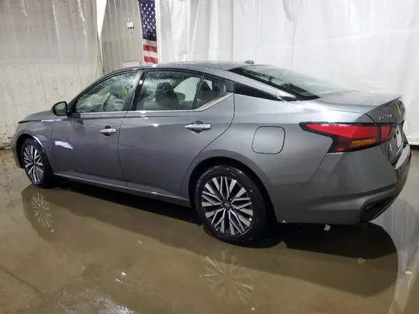 1N4BL4DV4RN424218 2024 NISSAN ALTIMA - Image 2