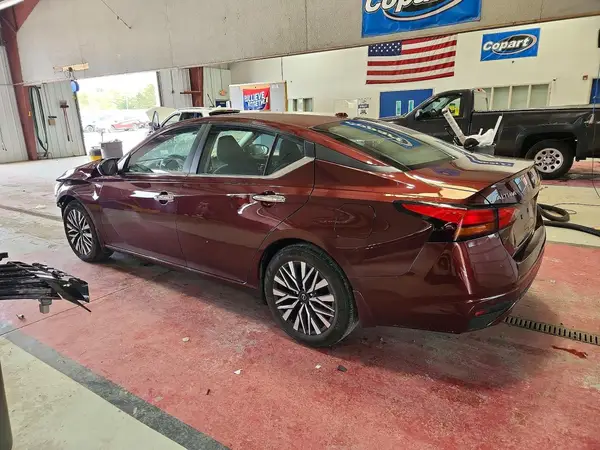 1N4BL4DV4RN434747 2024 NISSAN ALTIMA - Image 2
