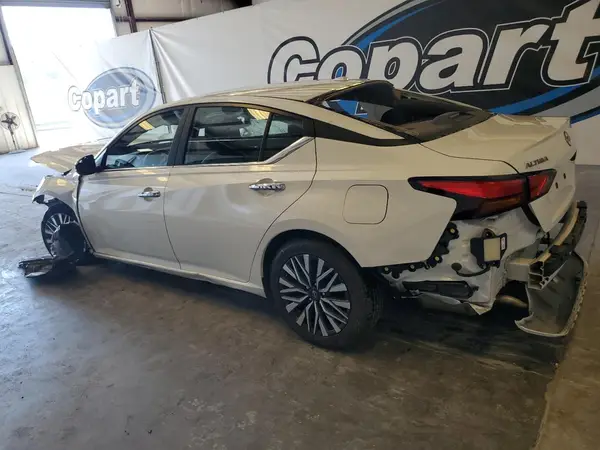 1N4BL4DV4SN304635 2025 NISSAN ALTIMA - Image 2
