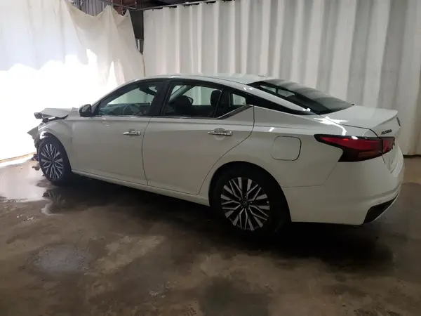 1N4BL4DV4SN304733 2025 NISSAN ALTIMA - Image 2