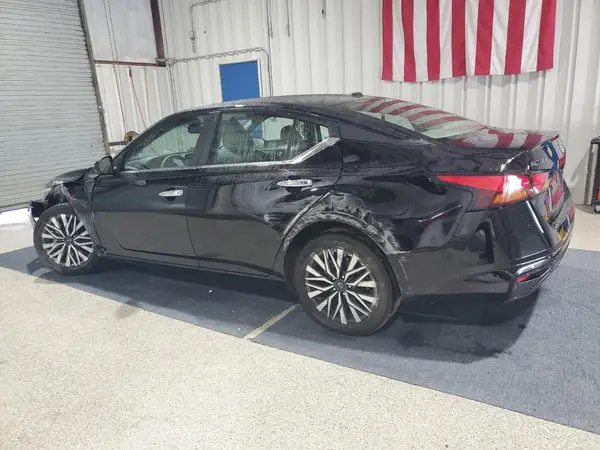 1N4BL4DV4SN305171 2025 NISSAN ALTIMA - Image 2