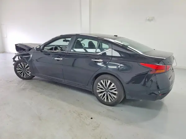 1N4BL4DV4SN307471 2025 NISSAN ALTIMA - Image 2
