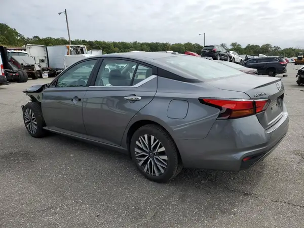 1N4BL4DV4SN318793 2025 NISSAN ALTIMA - Image 2