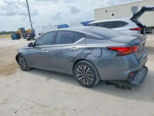 1N4BL4DV4SN320981 2025 NISSAN ALTIMA - Image 2