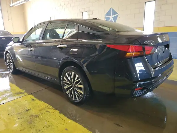 1N4BL4DV4SN321886 2025 NISSAN ALTIMA - Image 2
