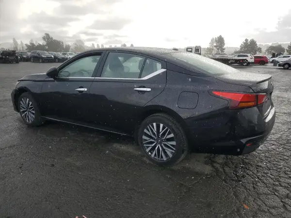 1N4BL4DV4SN328627 2025 NISSAN ALTIMA - Image 2