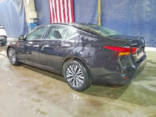 1N4BL4DV4SN328837 2025 NISSAN ALTIMA - Image 2