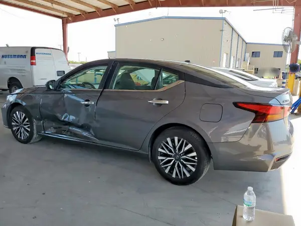 1N4BL4DV4SN349056 2025 NISSAN ALTIMA - Image 2