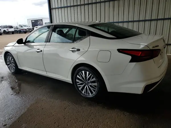 1N4BL4DV4SN349252 2025 NISSAN ALTIMA - Image 2