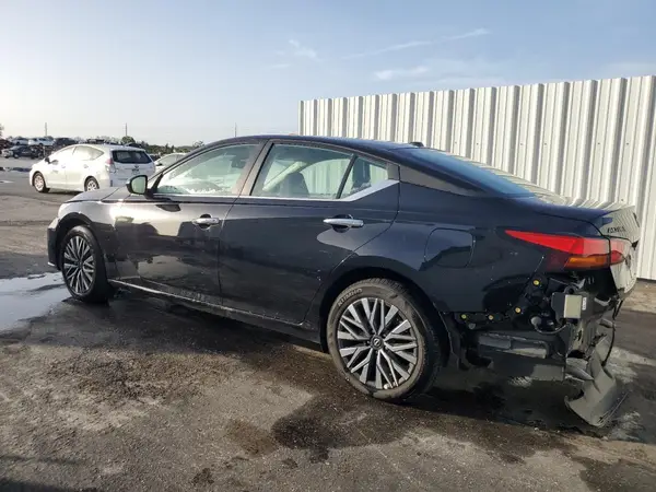 1N4BL4DV4SN351812 2025 NISSAN ALTIMA - Image 2