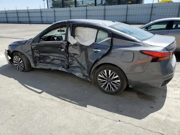1N4BL4DV4SN359988 2025 NISSAN ALTIMA - Image 2