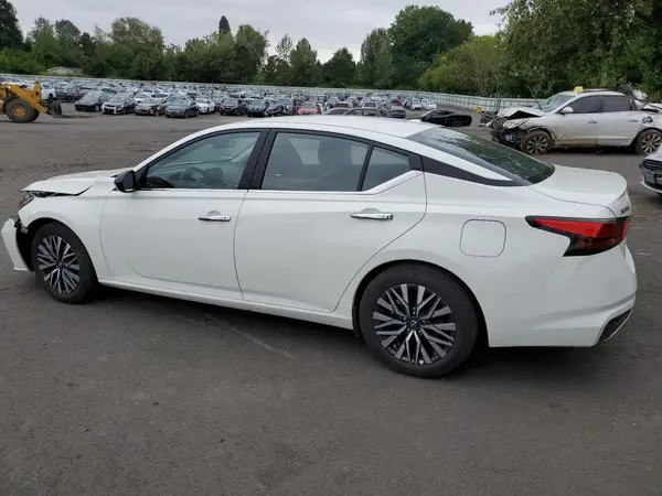 1N4BL4DV4SN363782 2025 NISSAN ALTIMA - Image 2