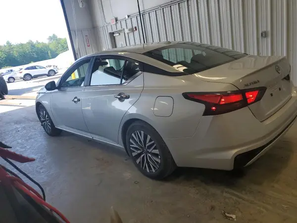 1N4BL4DV4SN366326 2025 NISSAN ALTIMA - Image 2