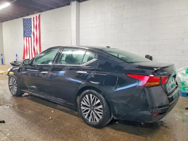1N4BL4DV4SN376497 2025 NISSAN ALTIMA - Image 2