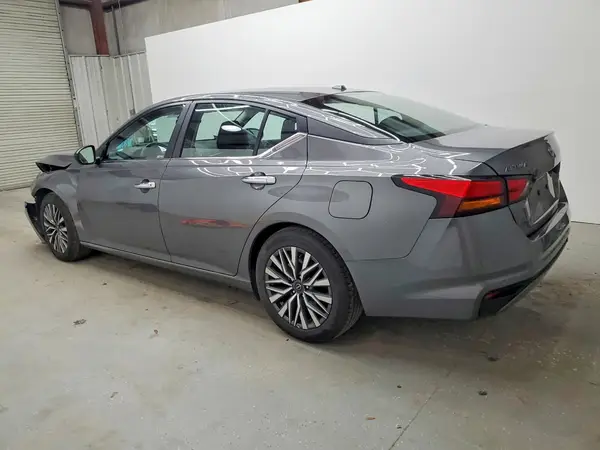 1N4BL4DV4SN381067 2025 NISSAN ALTIMA - Image 2