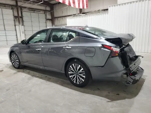 1N4BL4DV4SN381764 2025 NISSAN ALTIMA - Image 2
