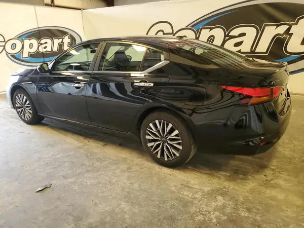 1N4BL4DV4SN383305 2025 NISSAN ALTIMA - Image 2