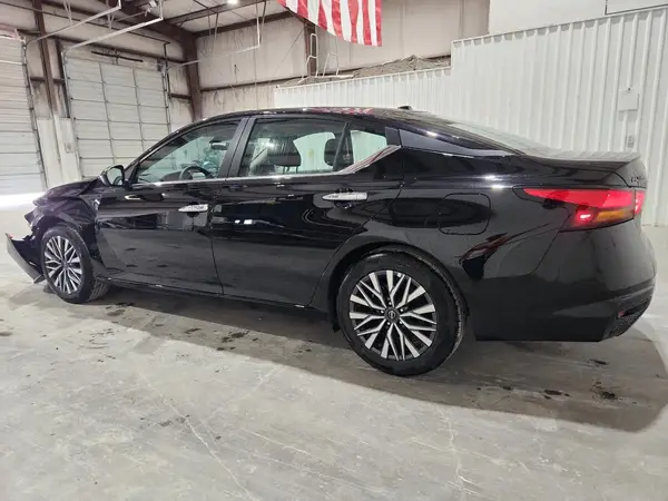 1N4BL4DV4SN384521 2025 NISSAN ALTIMA - Image 2