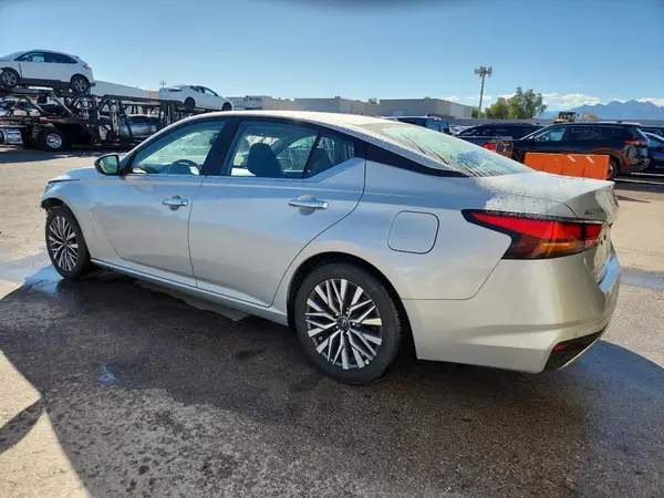 1N4BL4DV4SN386978 2025 NISSAN ALTIMA - Image 2