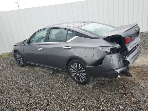 1N4BL4DV4SN389525 2025 NISSAN ALTIMA - Image 2