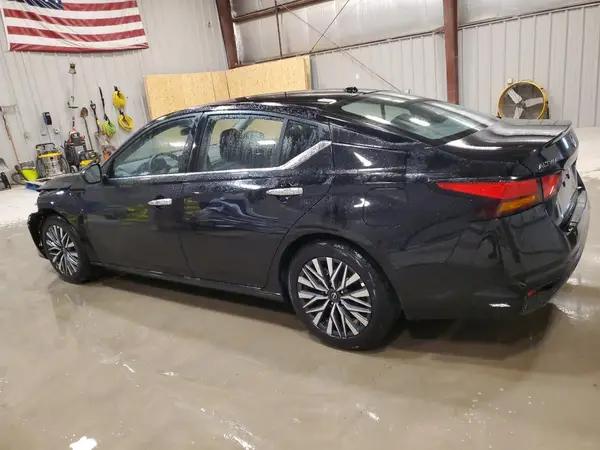 1N4BL4DV4SN389654 2025 NISSAN ALTIMA - Image 2