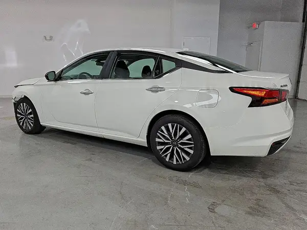 1N4BL4DV4SN393963 2025 NISSAN ALTIMA - Image 2