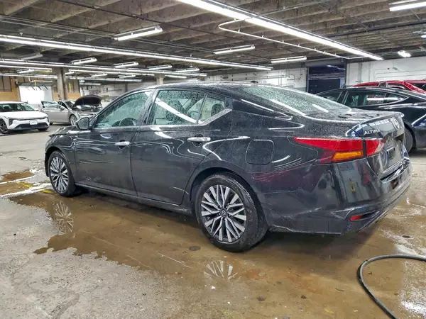 1N4BL4DV4SN398564 2025 NISSAN ALTIMA - Image 2