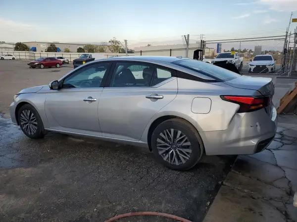 1N4BL4DV5PN334301 2023 NISSAN ALTIMA - Image 2