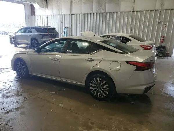 1N4BL4DV5PN363135 2023 NISSAN ALTIMA - Image 2
