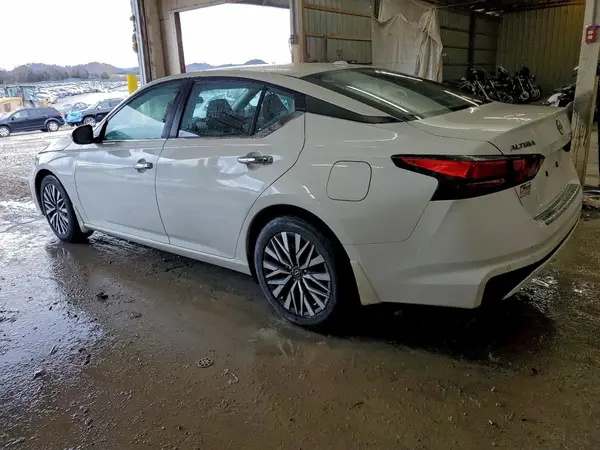 1N4BL4DV5PN392375 2023 NISSAN ALTIMA - Image 2