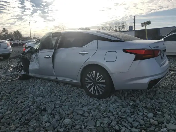 1N4BL4DV5RN325472 2024 NISSAN ALTIMA - Image 2