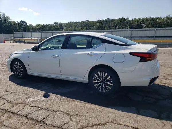 1N4BL4DV5RN369911 2024 NISSAN ALTIMA - Image 2