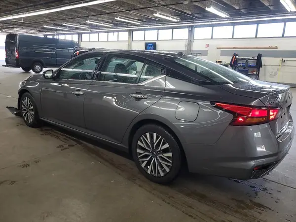 1N4BL4DV5RN370878 2024 NISSAN ALTIMA - Image 2