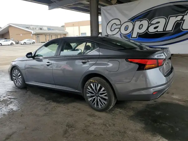 1N4BL4DV5RN372985 2024 NISSAN ALTIMA - Image 2