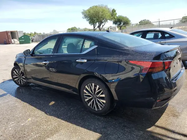 1N4BL4DV5RN374929 2024 NISSAN ALTIMA - Image 2